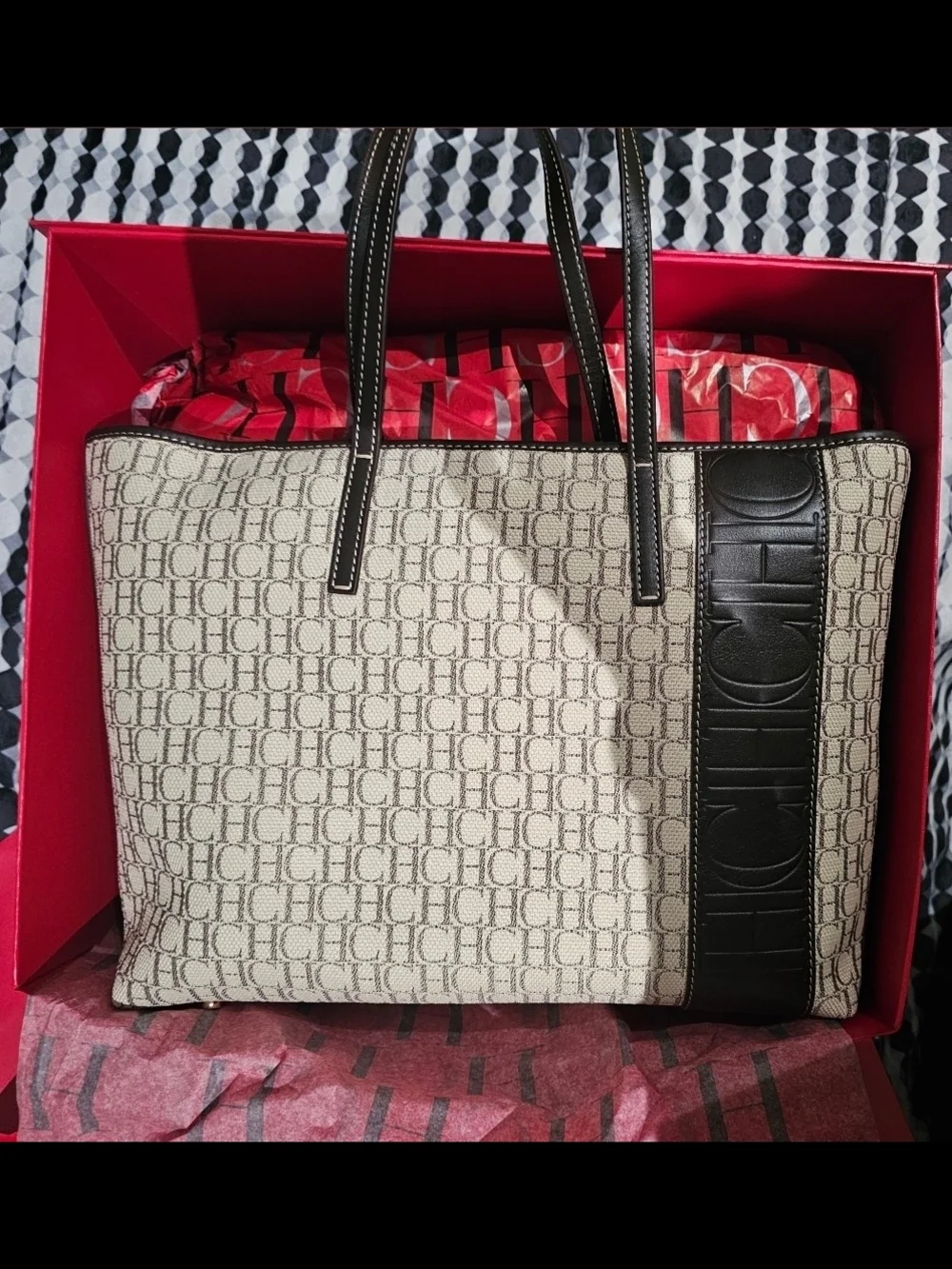 NWT Carolina Herrera Shopping Bsg  Beige Canvas Tote with Brown Trim